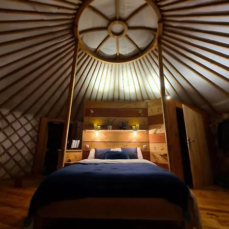 Yourte Moderne, Confort Vouzan